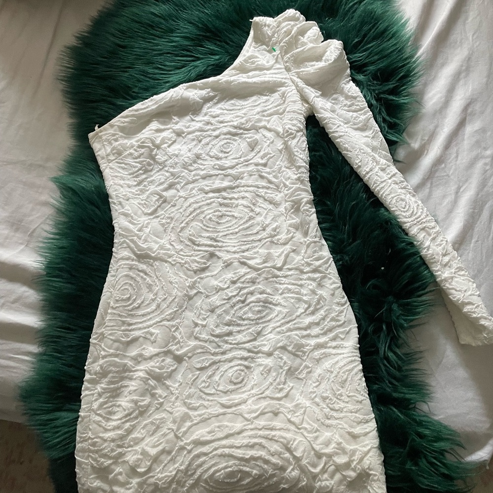 Elegant White Textured Dress